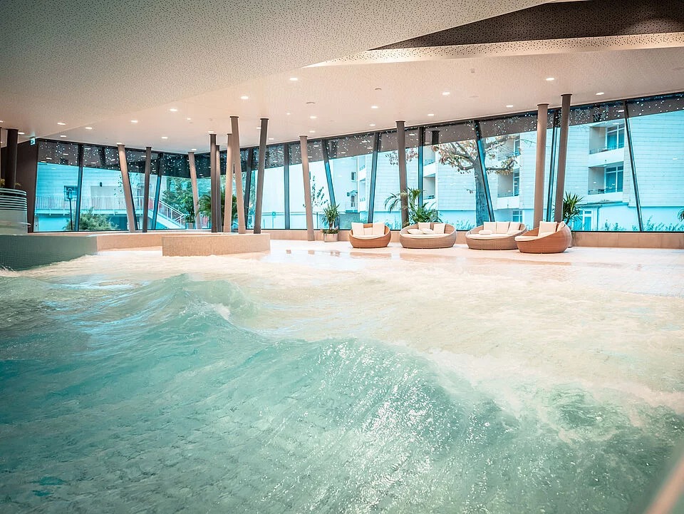 Weissenhaeuser strand subtropisches badeparadies