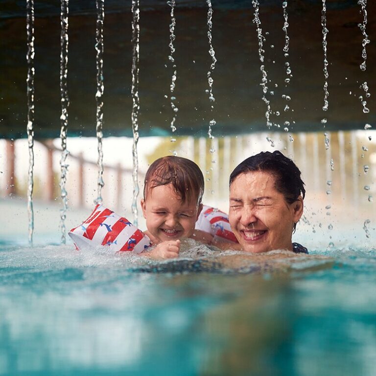 Center parcs de vossemeren schwimmbad 03.jpg