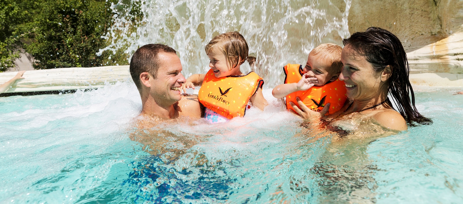 Center parcs les trois forets pool 03.jpg