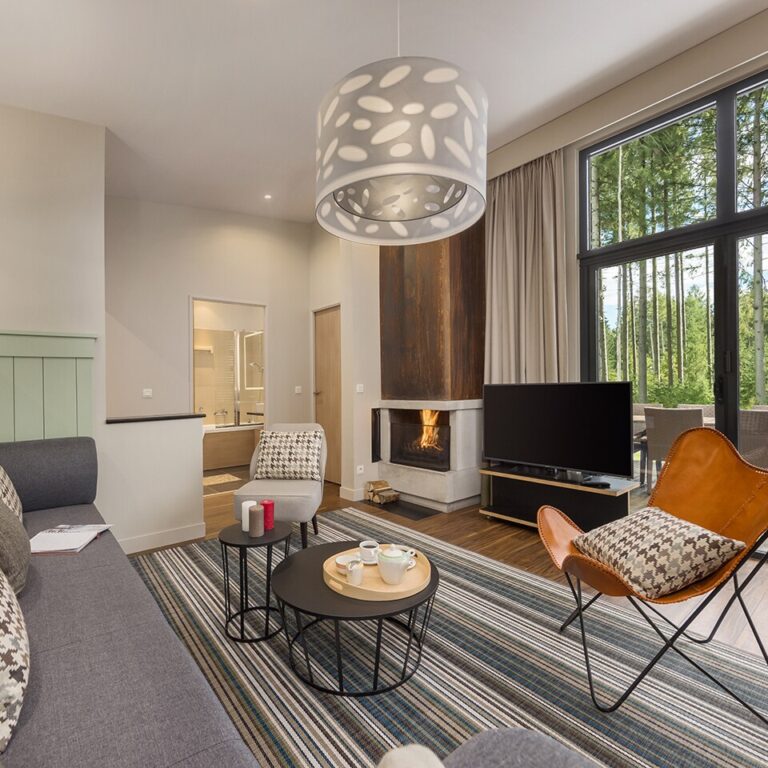 Center parcs les trois forets unterkunft innen 05.jpg