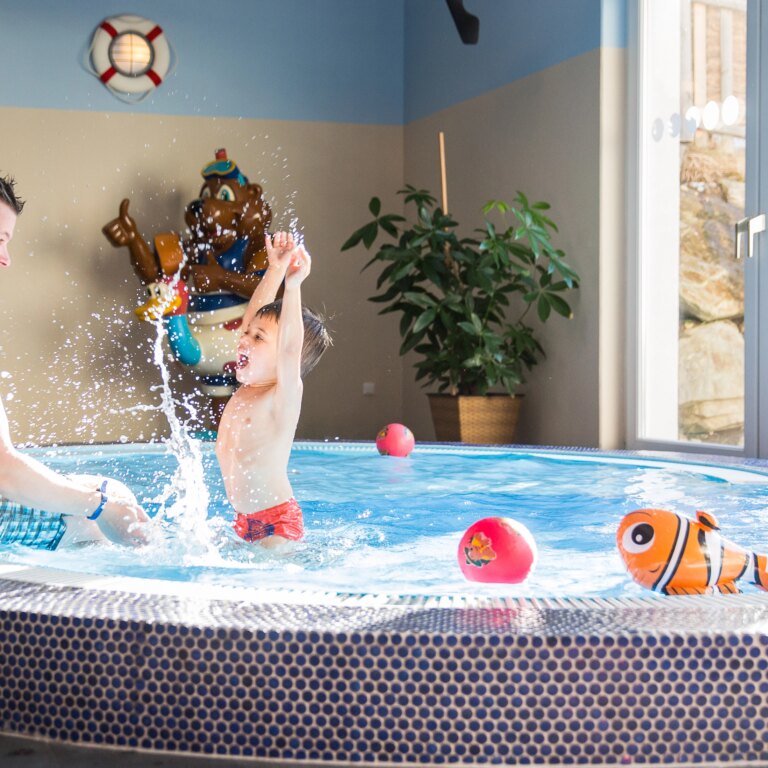 Landal bad kleinkirchheim pool 03.jpg