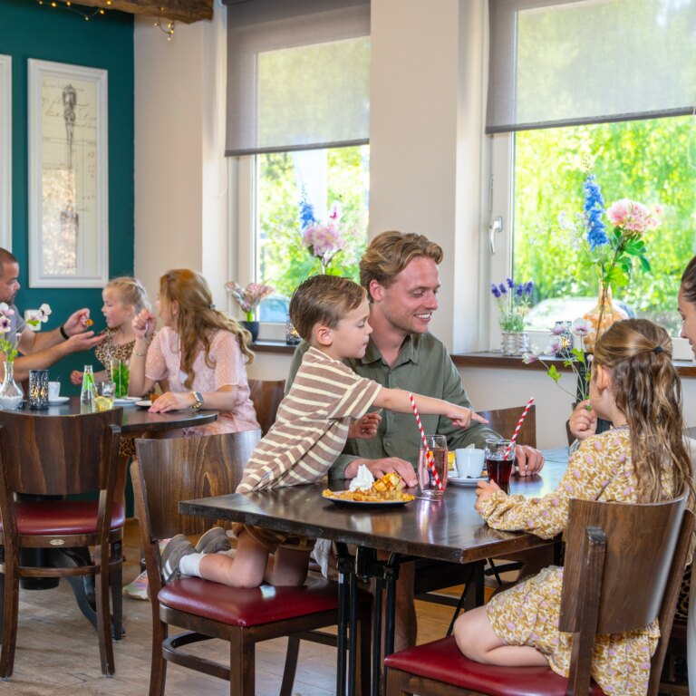 Landal de hellendoornse berg restaurant 08.jpg