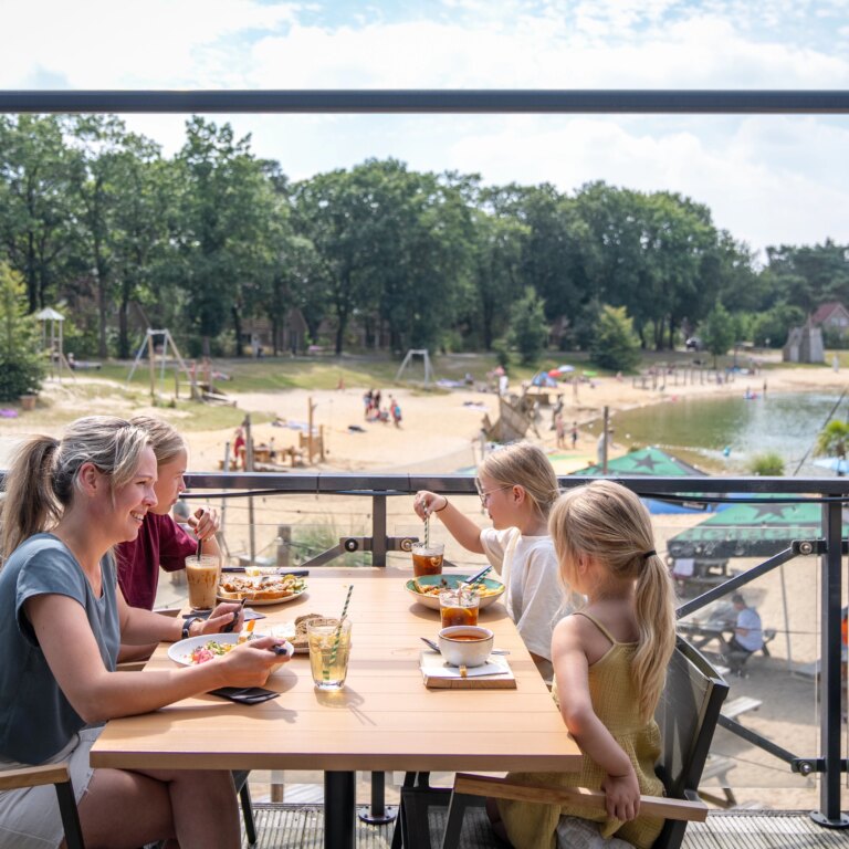 Landal landgoed t loo restaurant 09.jpg