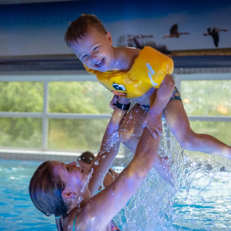 Landal natuurdorp suyderoogh schwimmbad 02.jpg