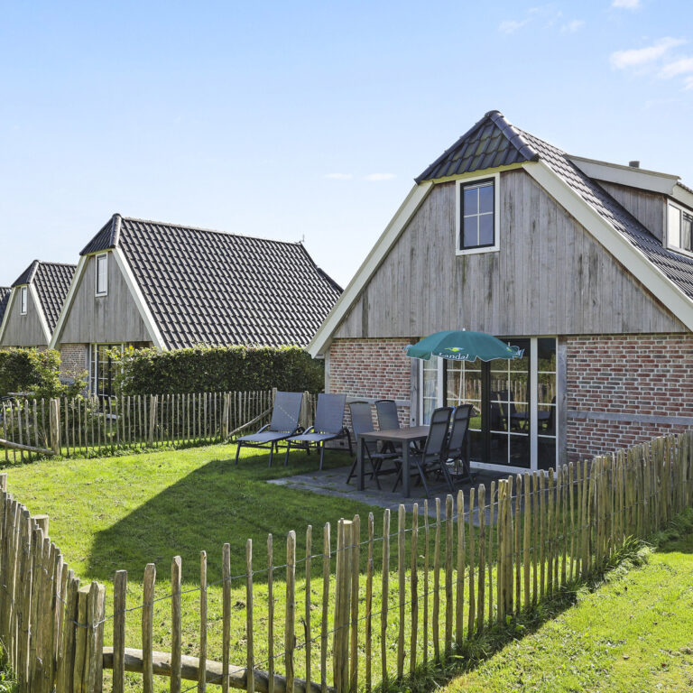 Landal orveltermarke unterkunft aussen 01.jpg