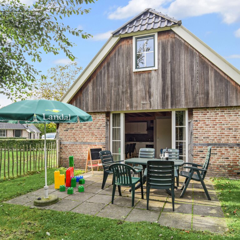 Landal orveltermarke unterkunft aussen 03.jpg