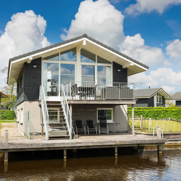 Landal waterpark sneekermeer villa 01.jpg