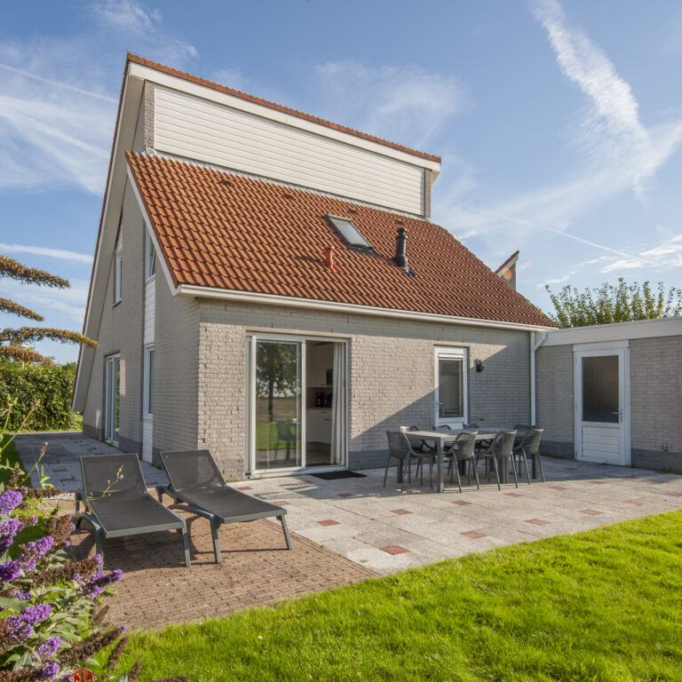 Roompot zeeland village unterkunft aussen 01.jpg