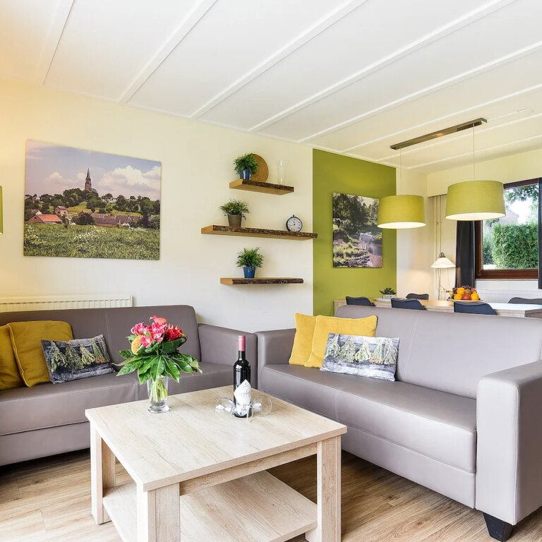 Summio vakantiepark reevallis unterkunft innen 05.jpg