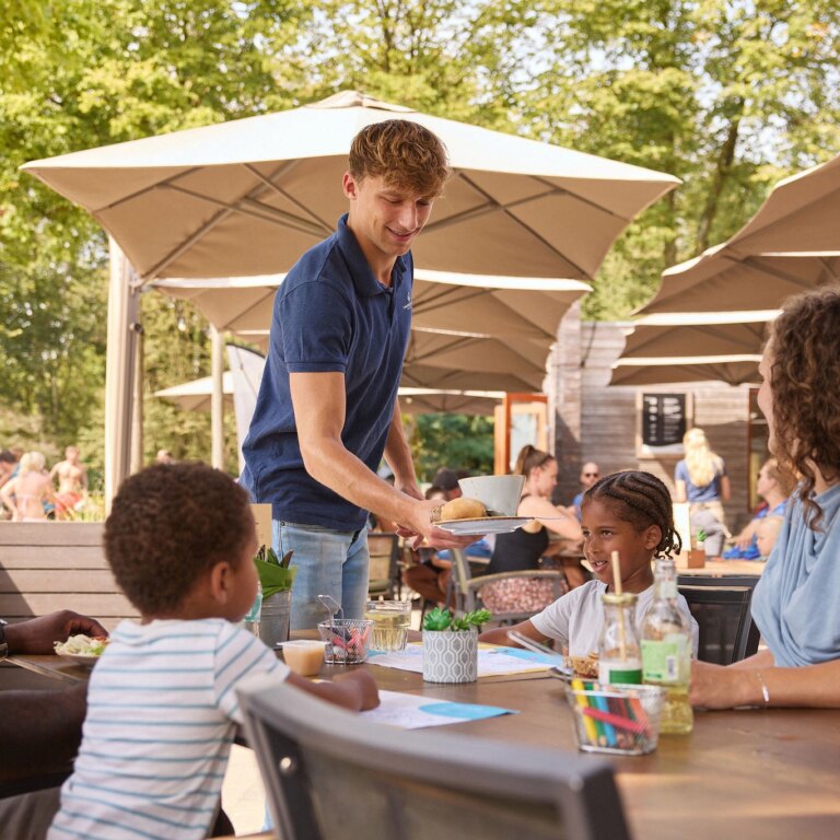 De flaasbloem rcn holiday resort restaurant 07.jpg