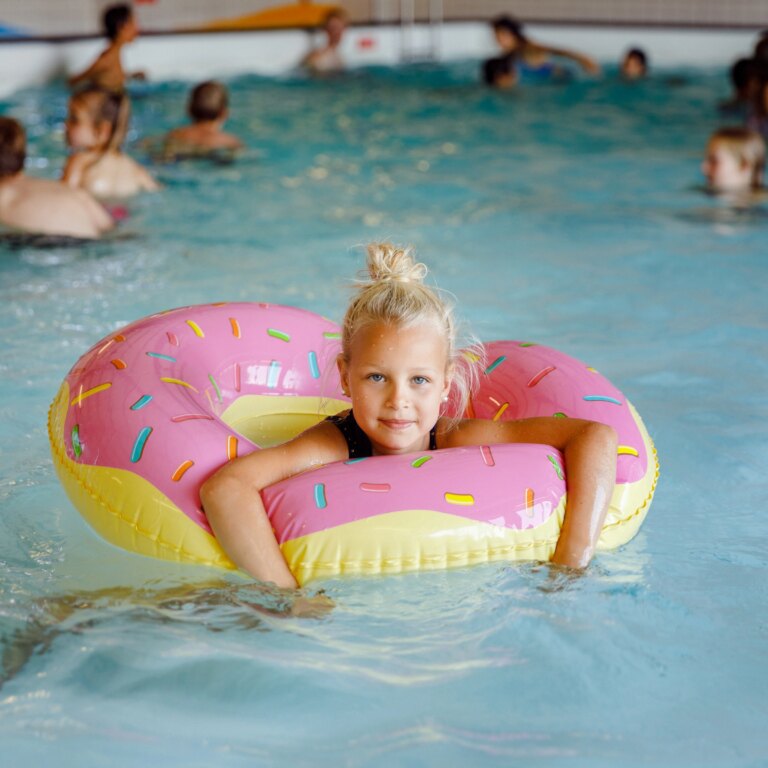 Rcn zeewolde holiday schwimmbad 05.jpg