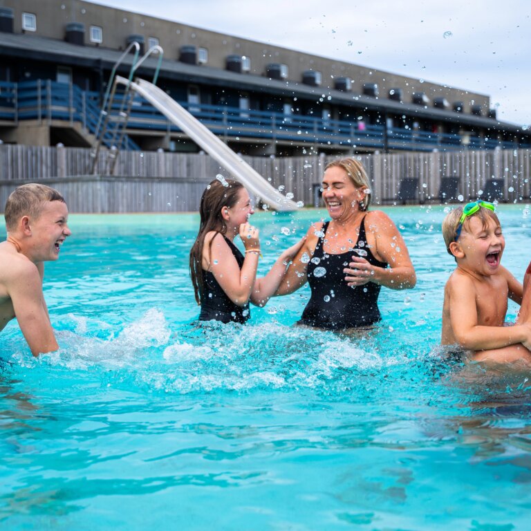 Fyrklit schwimmbad 04.jpg