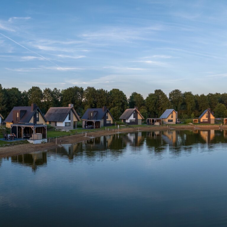 Landal drentse lagune unterkunft aussen 02.jpg