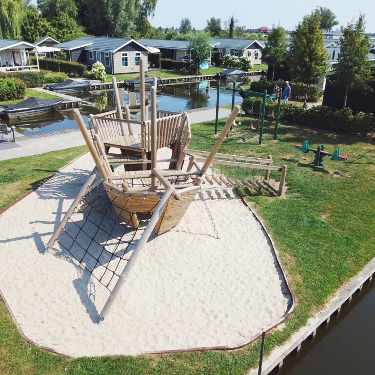 Ferienpark giethoorn spielplatz 08.jpg