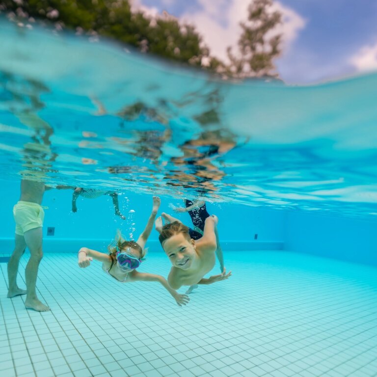 Ferienpark hoenderloo schwimmbad 03.jpg