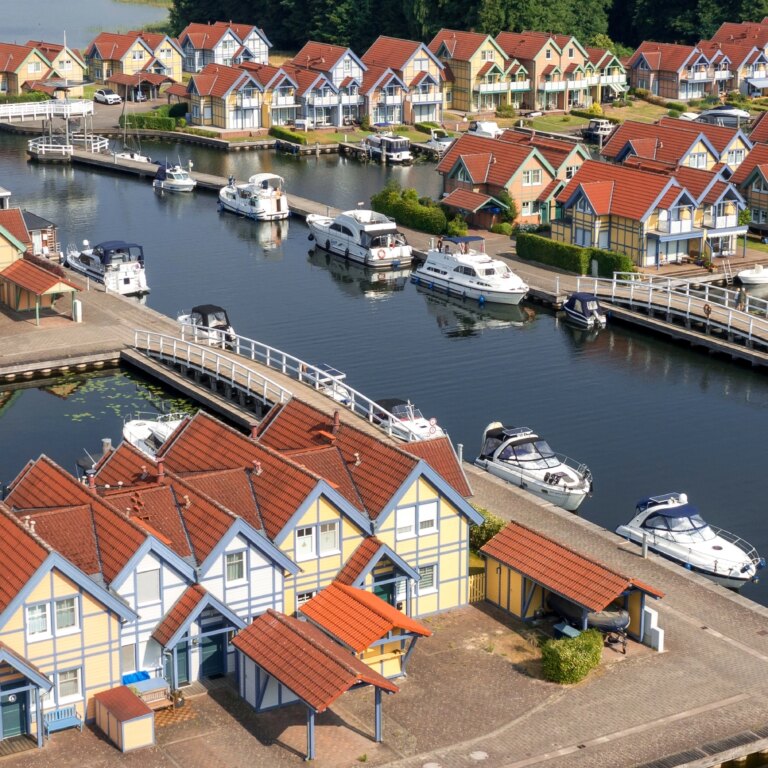 Hafendorf rheinsberg unterkunft aussen 01.jpg