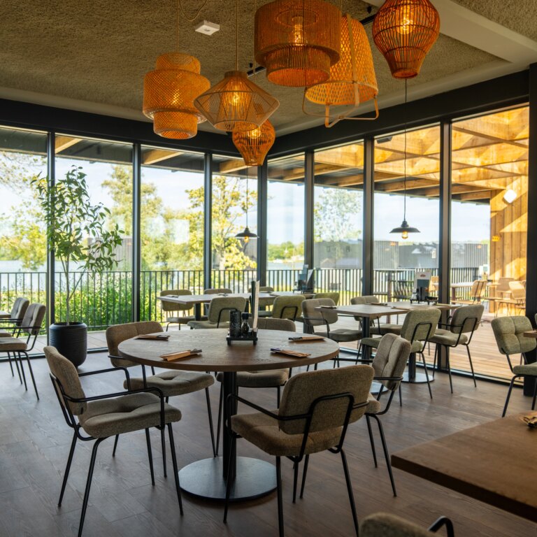 Lakeside resort brielle restaurant 08.jpg