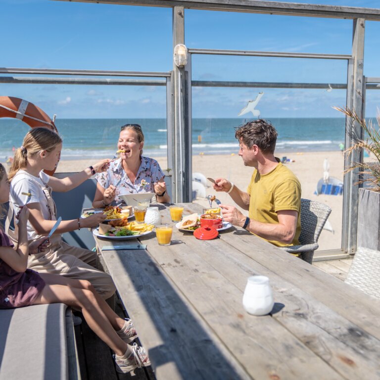 Strandhaeuser julianadorp restaurant 07.jpg