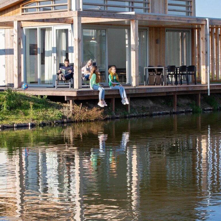 Water village unterkunft aussen 02.jpg