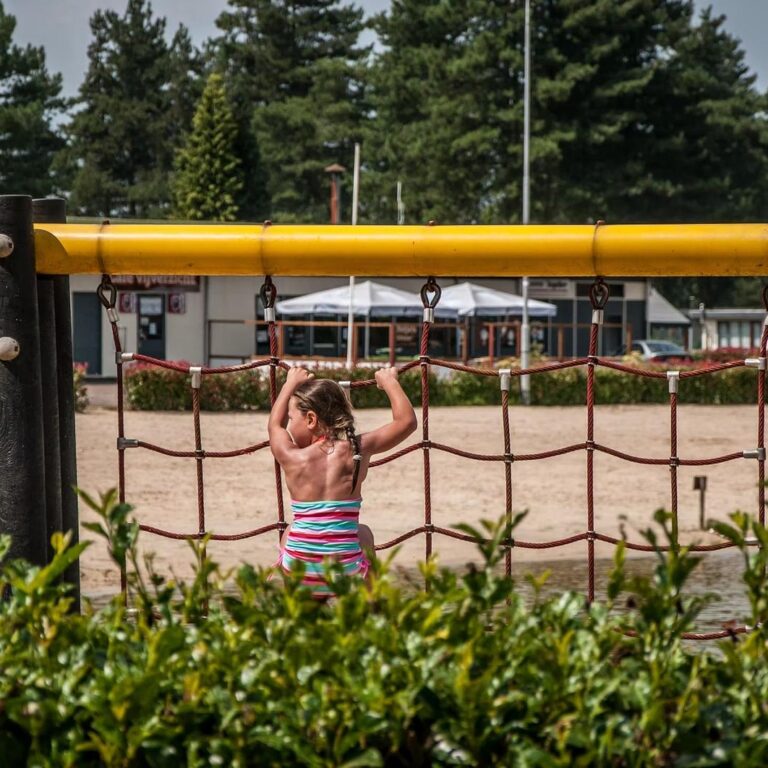 Arden parks tulderheyde spielplatz 08.jpg