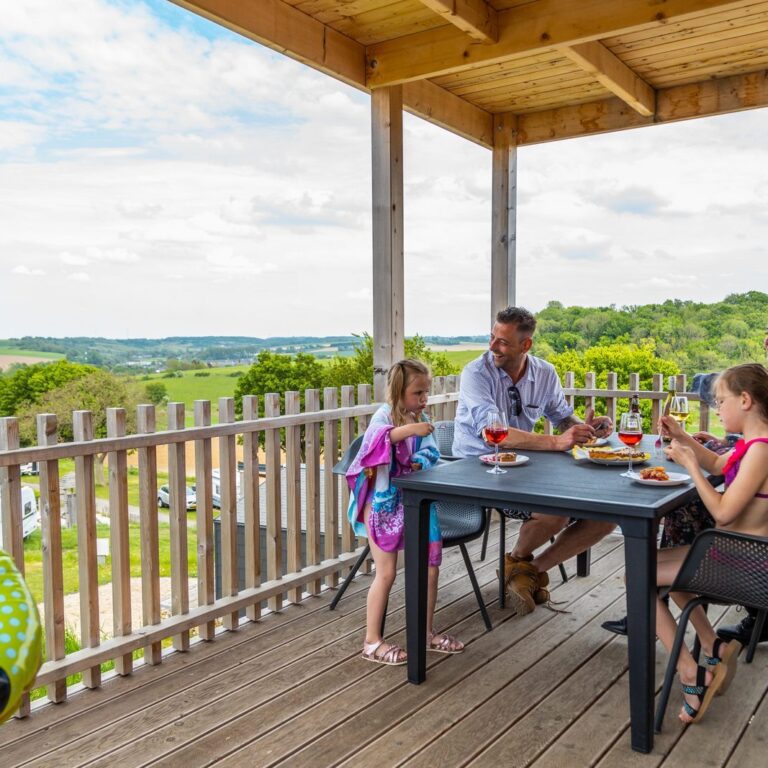 Europarcs gulperberg unterkunft aussen 01.jpg