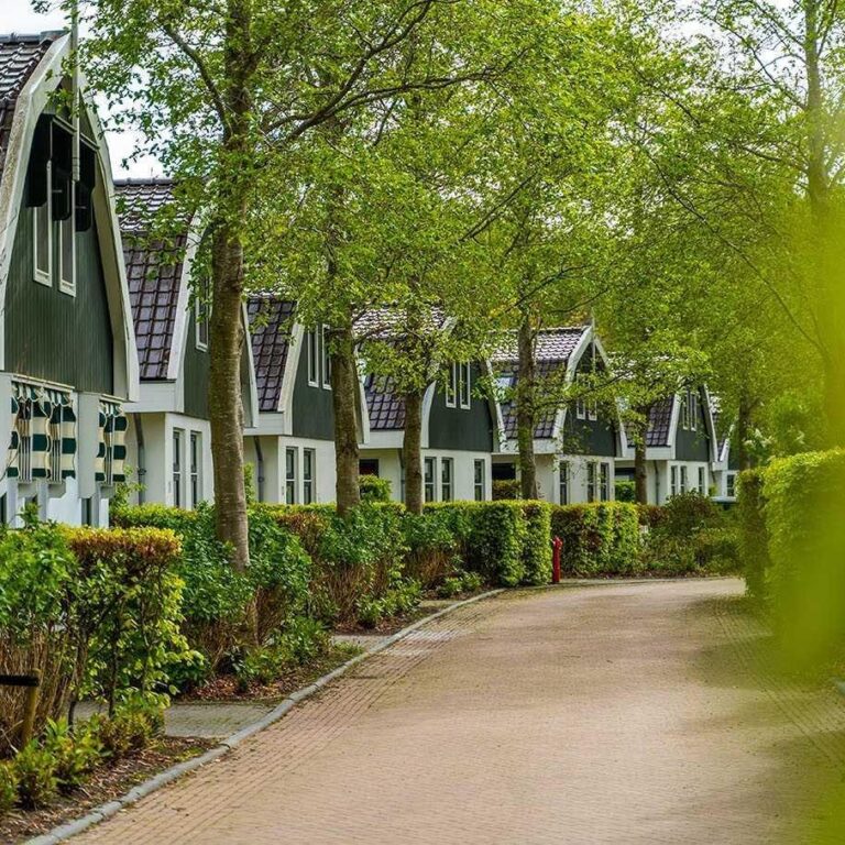 Europarcs koningshof unterkunft aussen 03.jpg