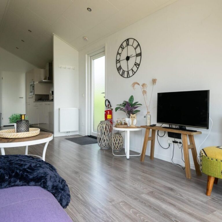 Europarcs markermeer unterkunft innen 07.jpg