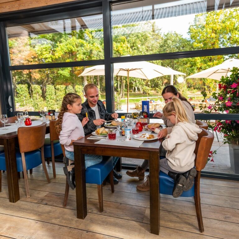 Europarcs ruinen restaurant 06.jpg