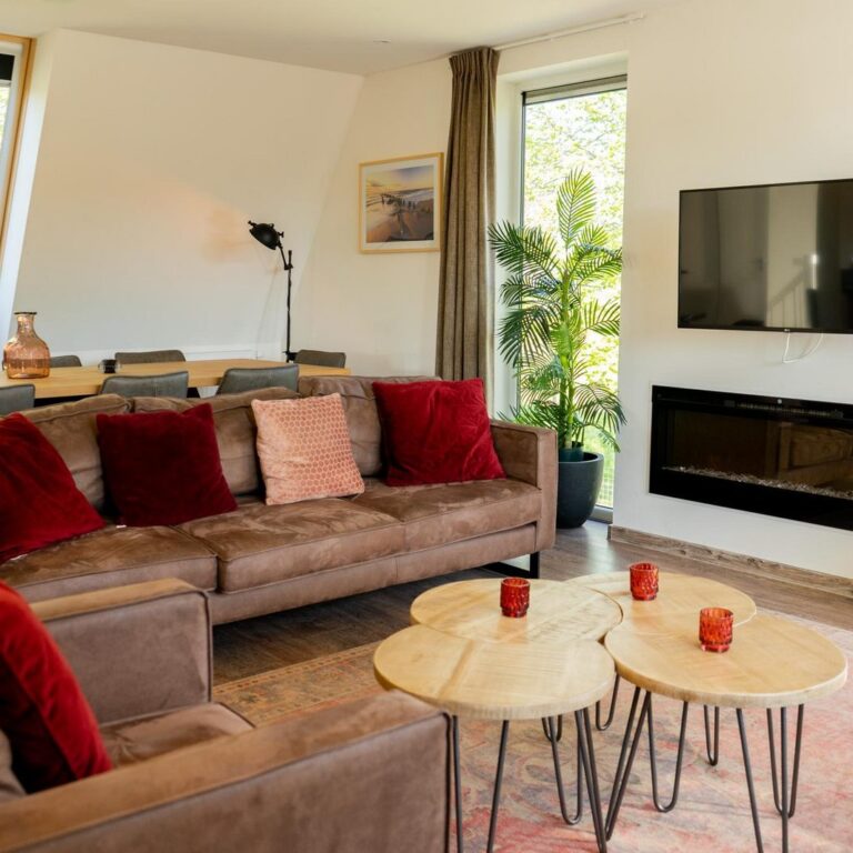 Europarcs zuiderzee unterkunft innen 05.jpg